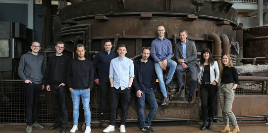 Gruppenfoto von Mitarbeitern*innen des Lehrstuhls Mikro- und Nanoelektronik, aufgenommen 2023 in der DASA Dortmund