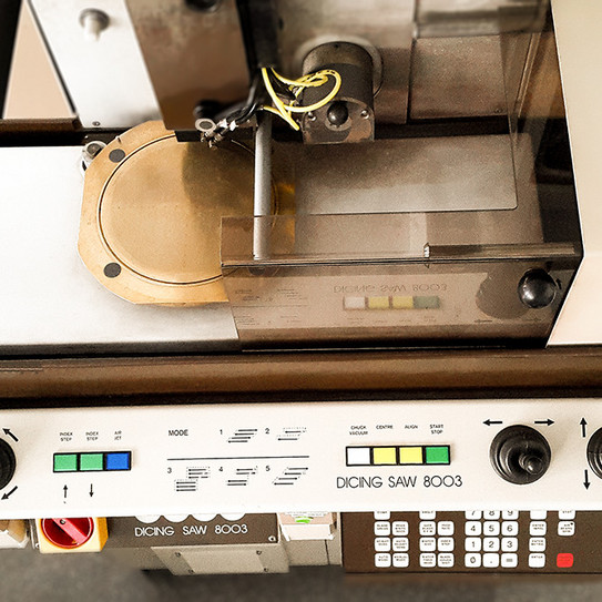 Wafer Saw "ESEC 8003" Picture of wafer saw "ESEC 8003" with operating buttons and knobs